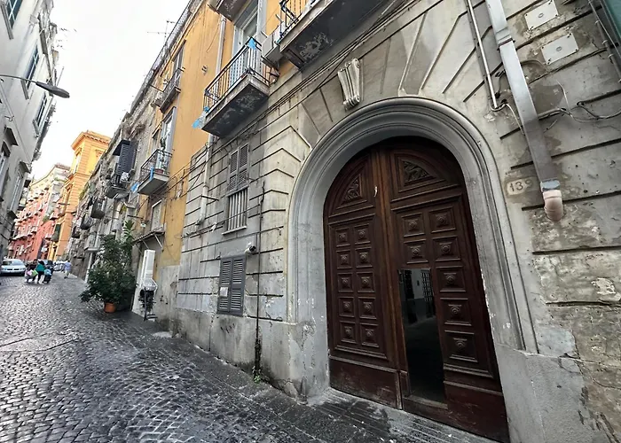 Min From Dante In Palazzo Storico